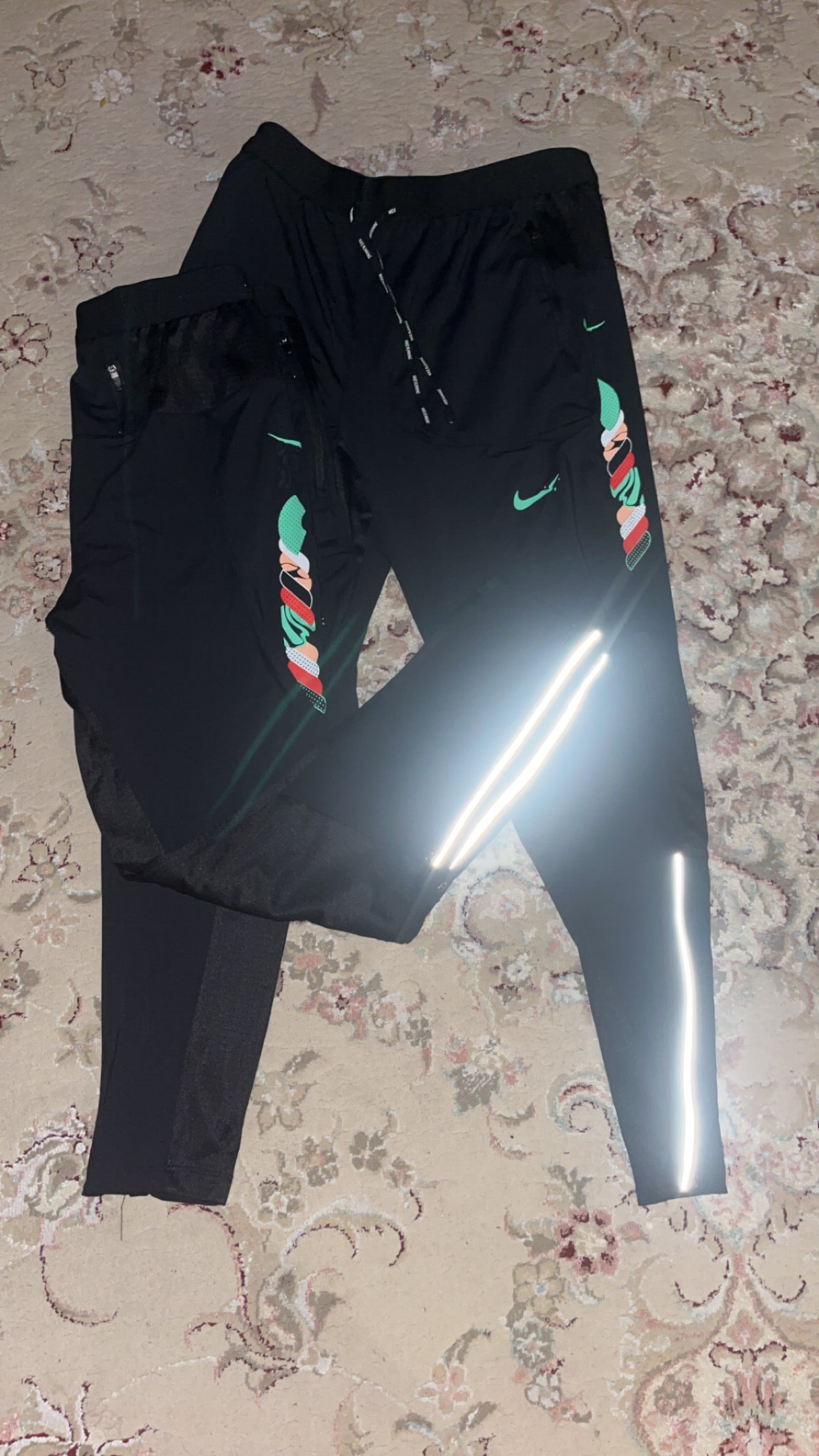 ⌁ 𝐁𝐀𝐒 𝐓𝐎𝐊𝐘𝐎 👖 ⌁